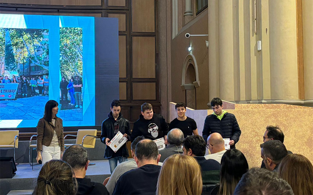 La propuesta 'Mikix Mineros' de Cata, Iván, Izan y Marcos se llevó el segundo premio./ CPIFP Bajo Aragón
