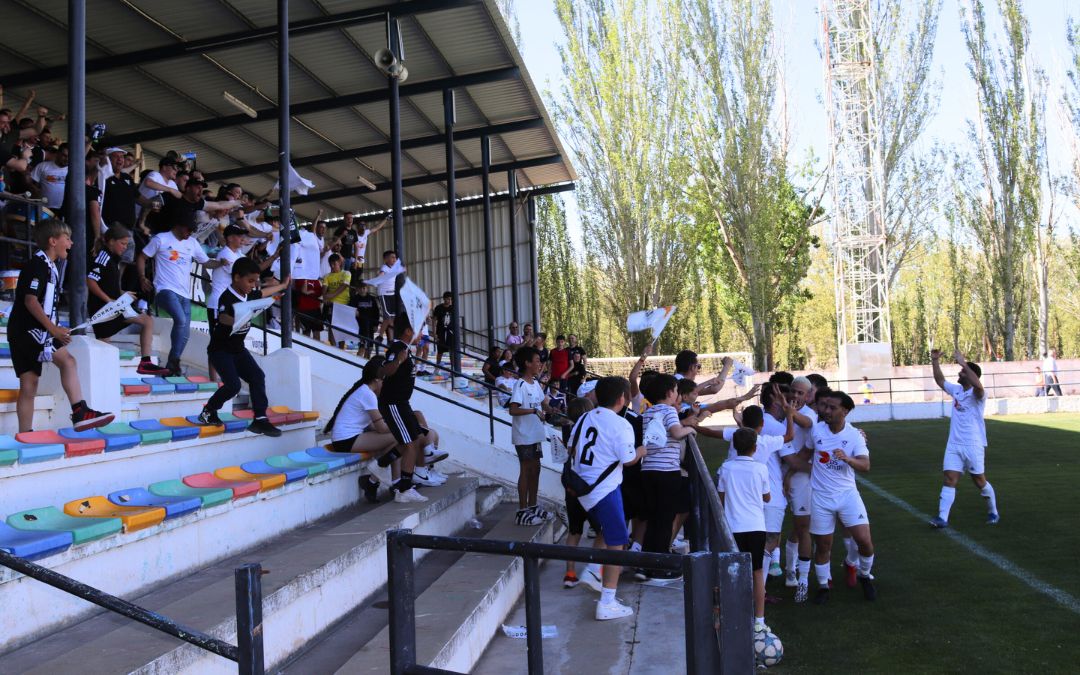 Celebración del primer gol del Andorra C.F./ C.O.