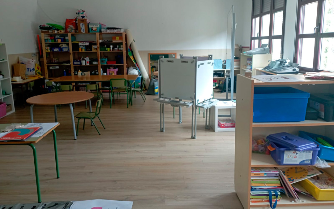 Un aula de la escuela se adaptaría como guardería. /Ayto. Castellote