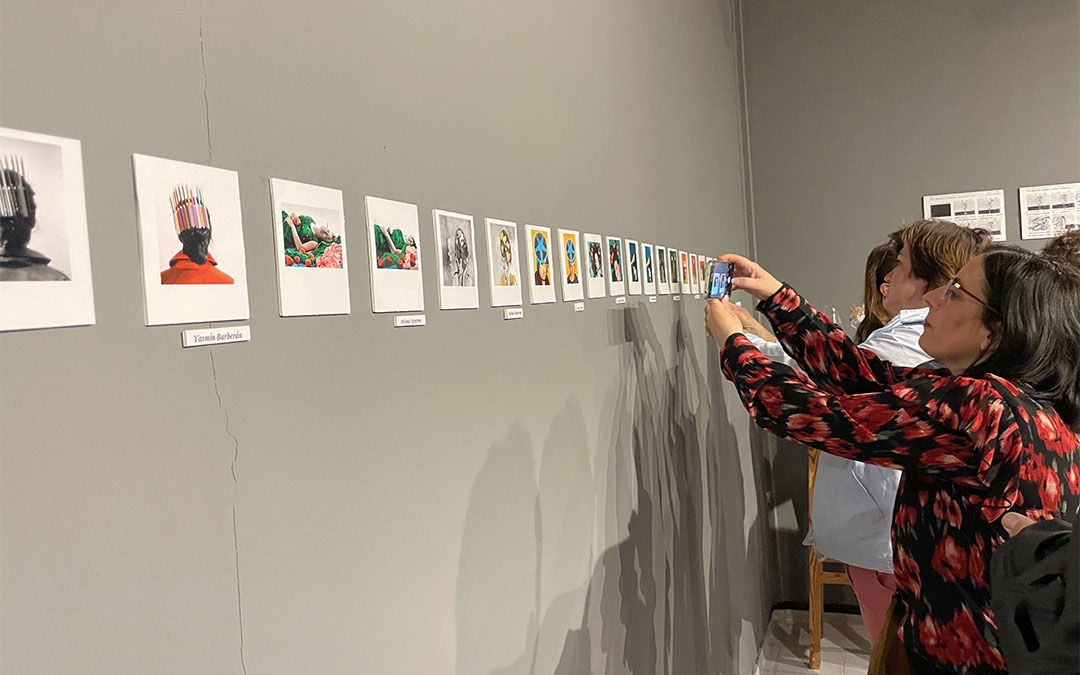 Las obras expuestas muestran la «evolución artística» de los alumnos de 1º y 2º de Bachillerato de Artes desarrollada durante el curso./ María Celiméndiz