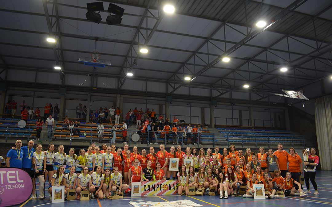 Foto de familia de la Final Four disputada en Alcañiz./I.M.