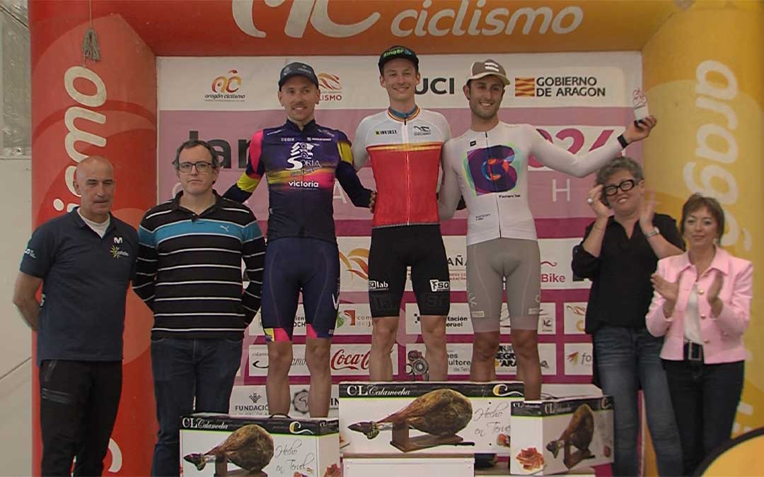Jorge Lamiel en el podio de la Jamón Bike este sábado en Calamocha. / Jamón Bike