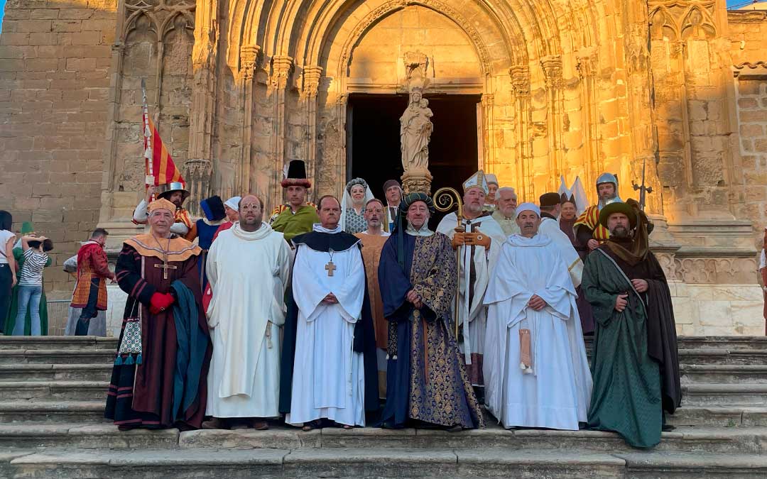 Foto de familia de los compromisarios y otros figurantes./ S.F.