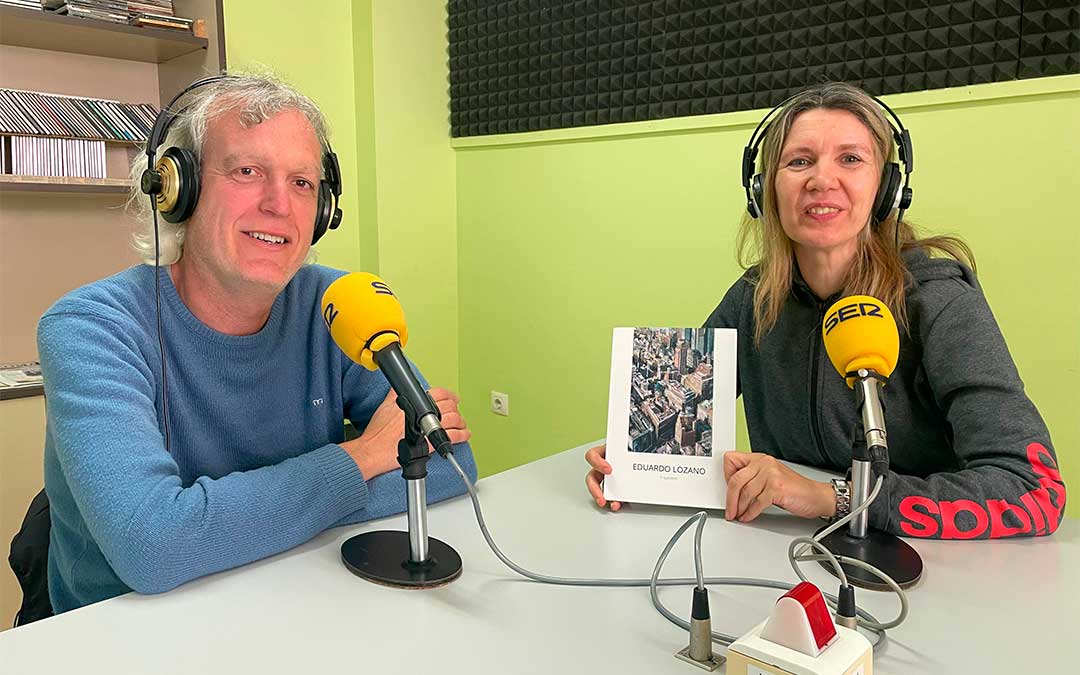 Eduardo Lozano y Mercedes Catalán en Radio Caspe./ S.F.