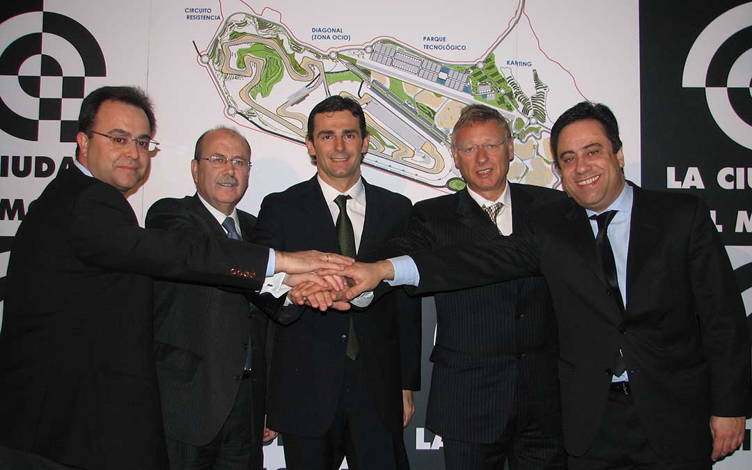Presentación nacional en Madrid de la Ciudad del Motor y del diseño final del circuito de velocidad en marzo de 2006./ La COMARCA