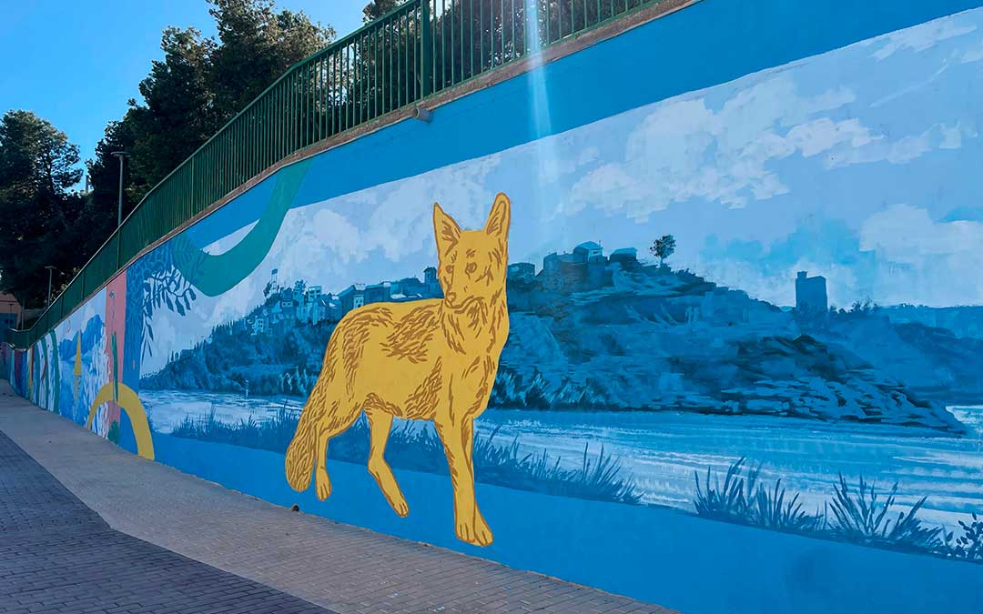 El zorro se dibujó en honor a los dos que rondan el pueblo./ S.F.