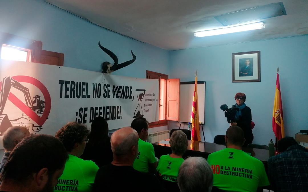 En el ayuntamiento, se reunió la DGA, empresa y quienes presentaron alegaciones. /PAMT