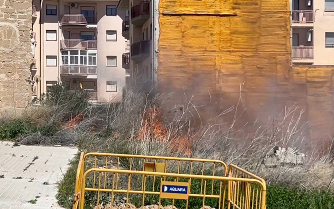 Uno de los incendios en los que intervino la policía en Alcañiz. / Policía Local Alcañiz
