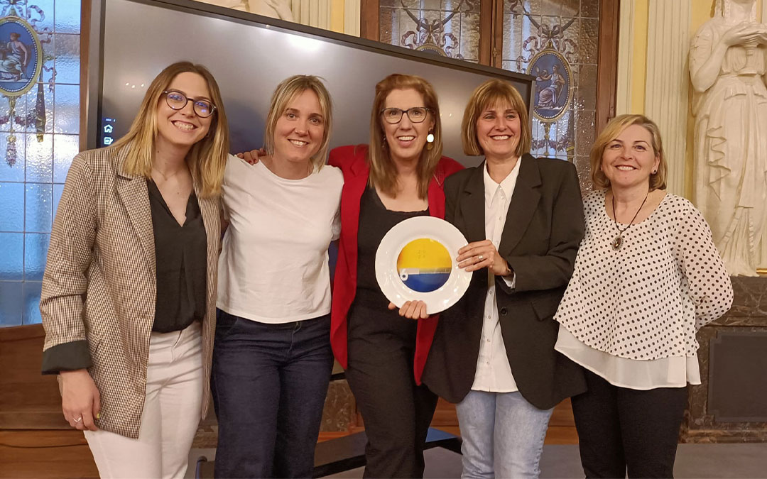 Cinco profesionales del Gloria Fuertes de Andorra representaron al centro en el acto de entrega del premio María Moliner celebrado el jueves en Zaragoza./ CPEE Gloria Fuertes