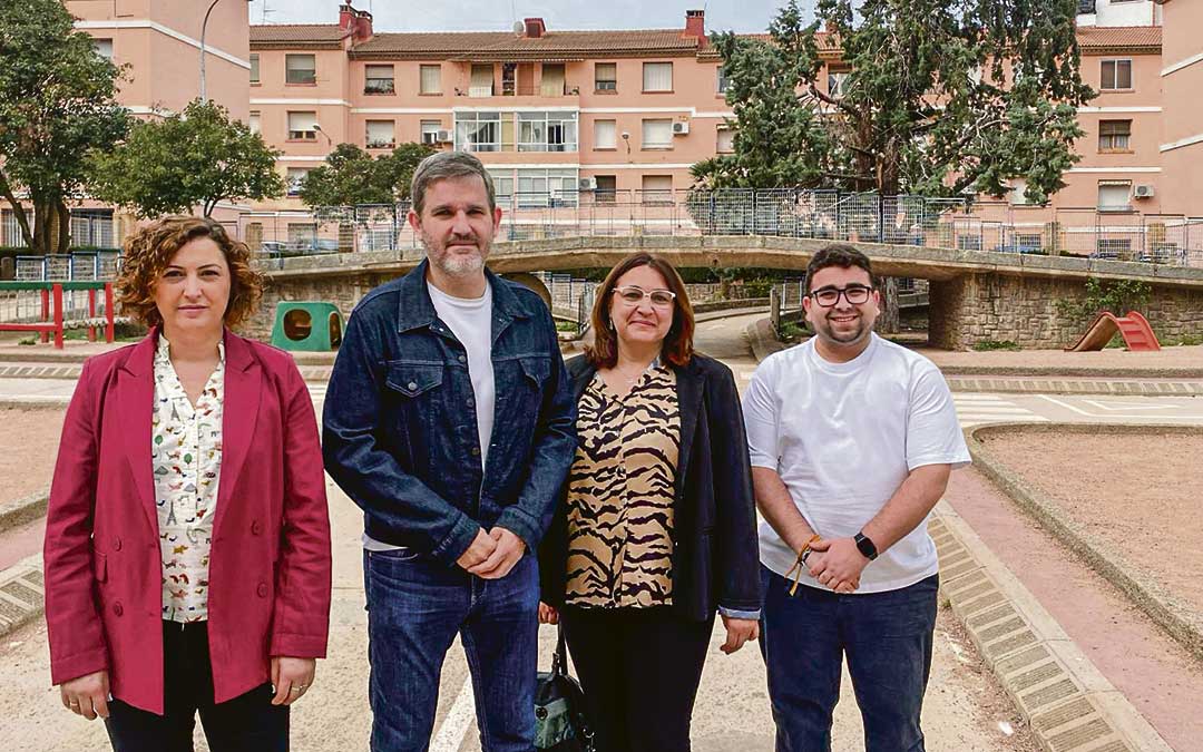 El portavoz y tres concejales del PSOE en el parque de la avenida Aragón./ PSOE
