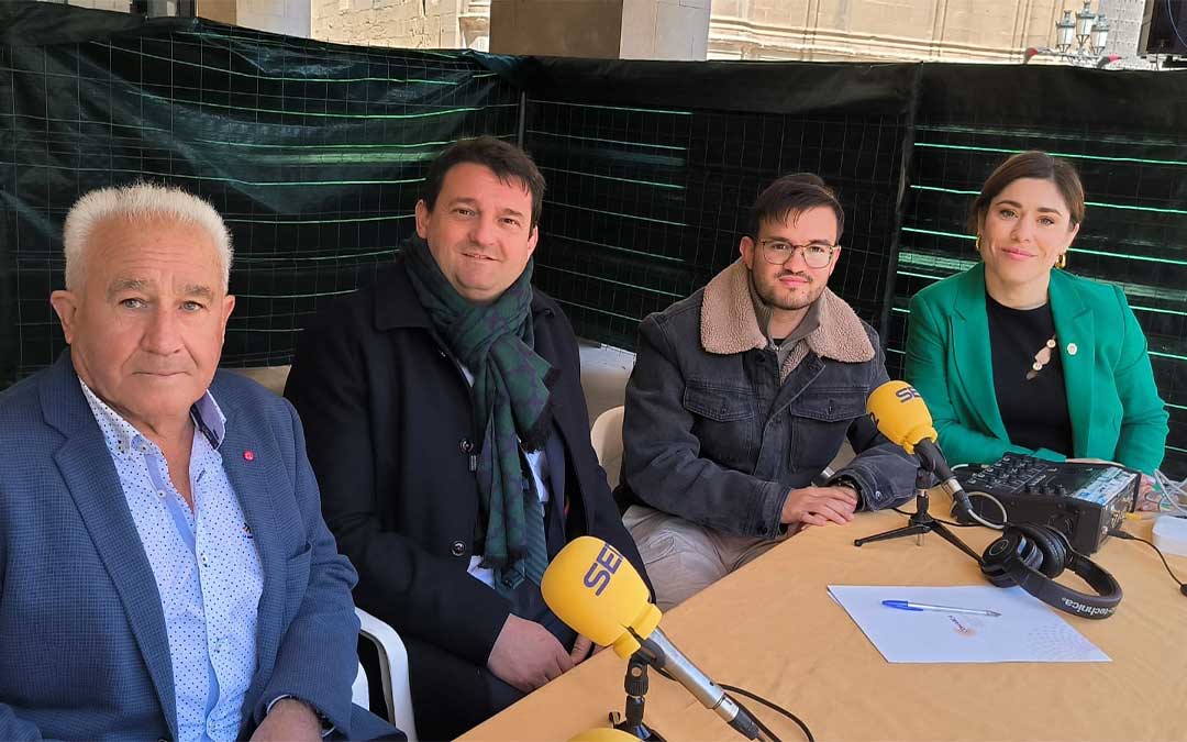 Programa especial de Radio La Comarca con motivo del día de San Jorge en Alcañiz. / La Comarca