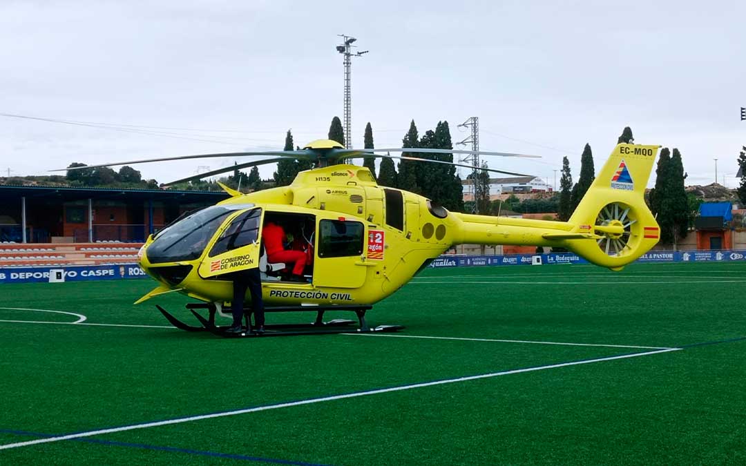 El paciente fue trasladado en un helicóptero medicalizado del 112./ Policía Local Caspe