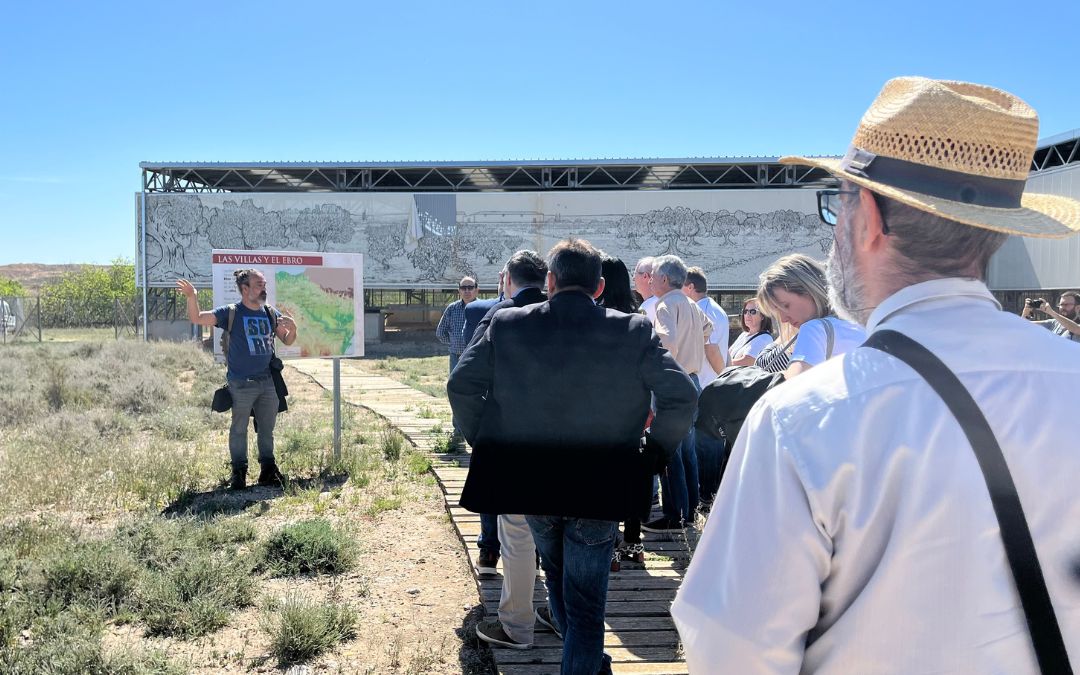 Alfredo Martínez ofreció una visita guiada para los asistentes./ C.O.