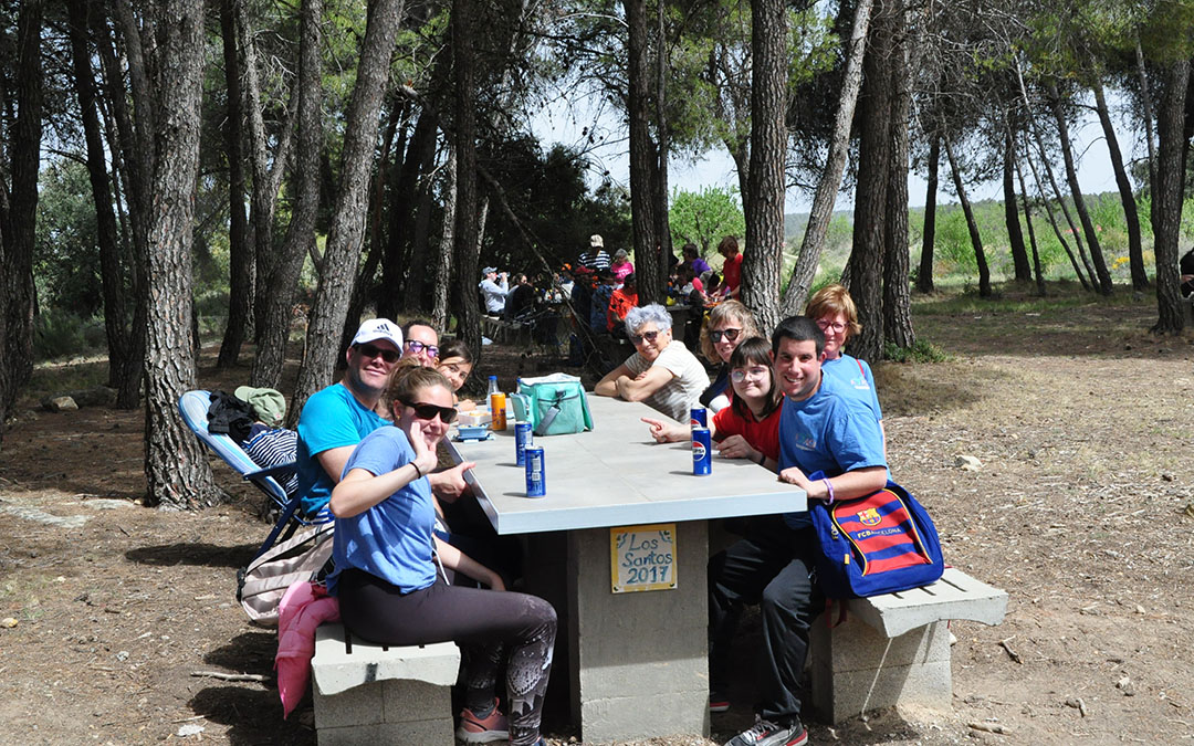 Al finalizar hubo comida de alforja./ J.L.