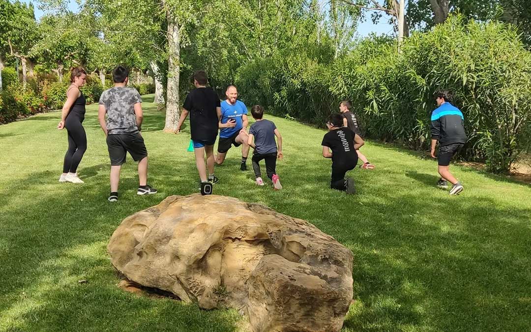 Una de las actividades de 'En la calle' en Albalate. / Juventud Bajo Martín