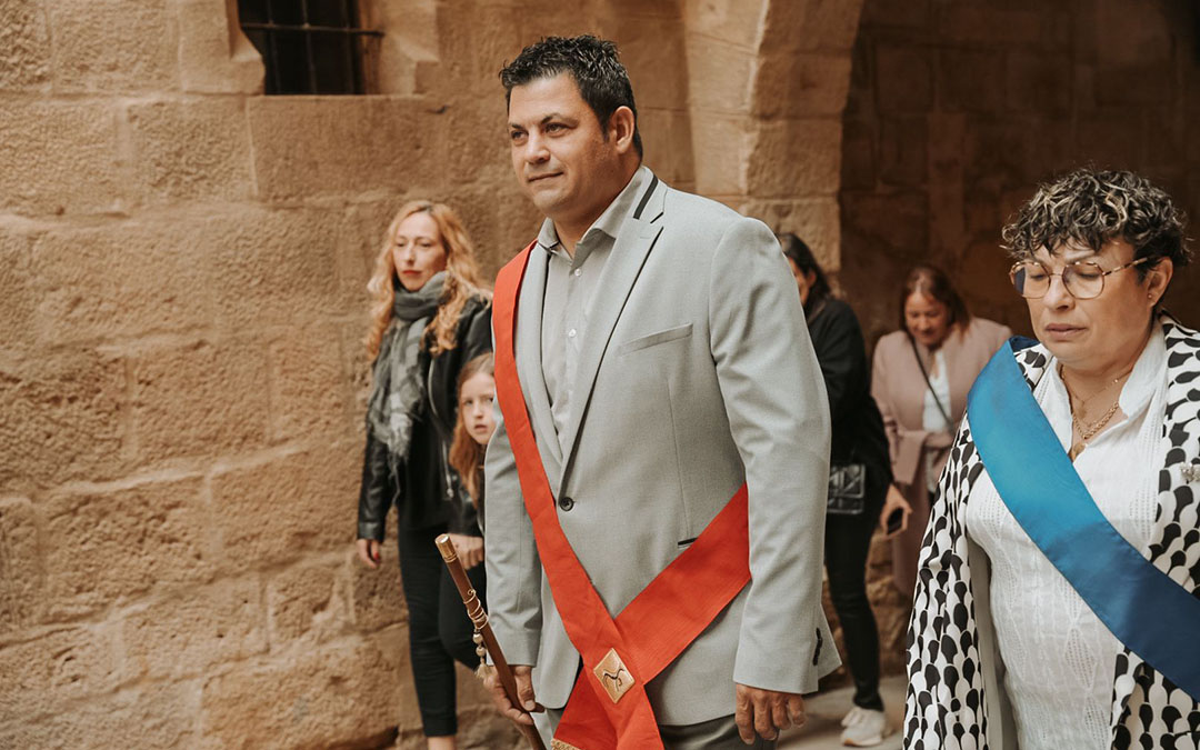 Durante la jornada del domingo se ha vivido la procesión de la Pascua de Pentecostés y San Isidro. En la imagen, el alcalde Juan Miguel Monclús./ Raquel Monreal.
