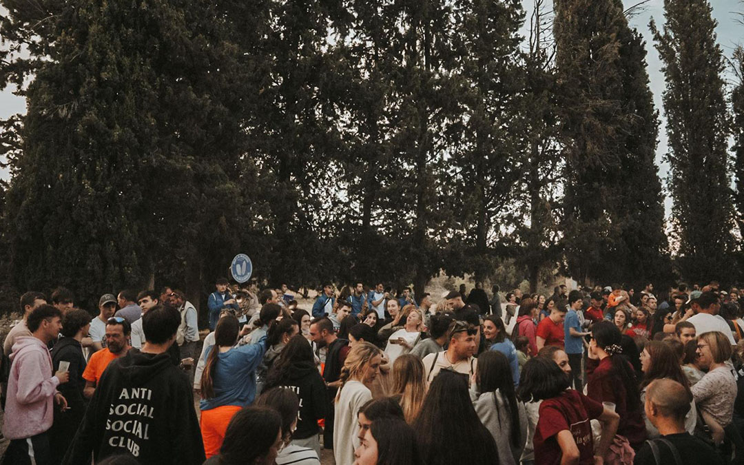 El entorno de la ermita de Santa Ana ha sido el escenario de la primera mitad de las Fiestas de Primavera de Calaceite./ M. Monreal