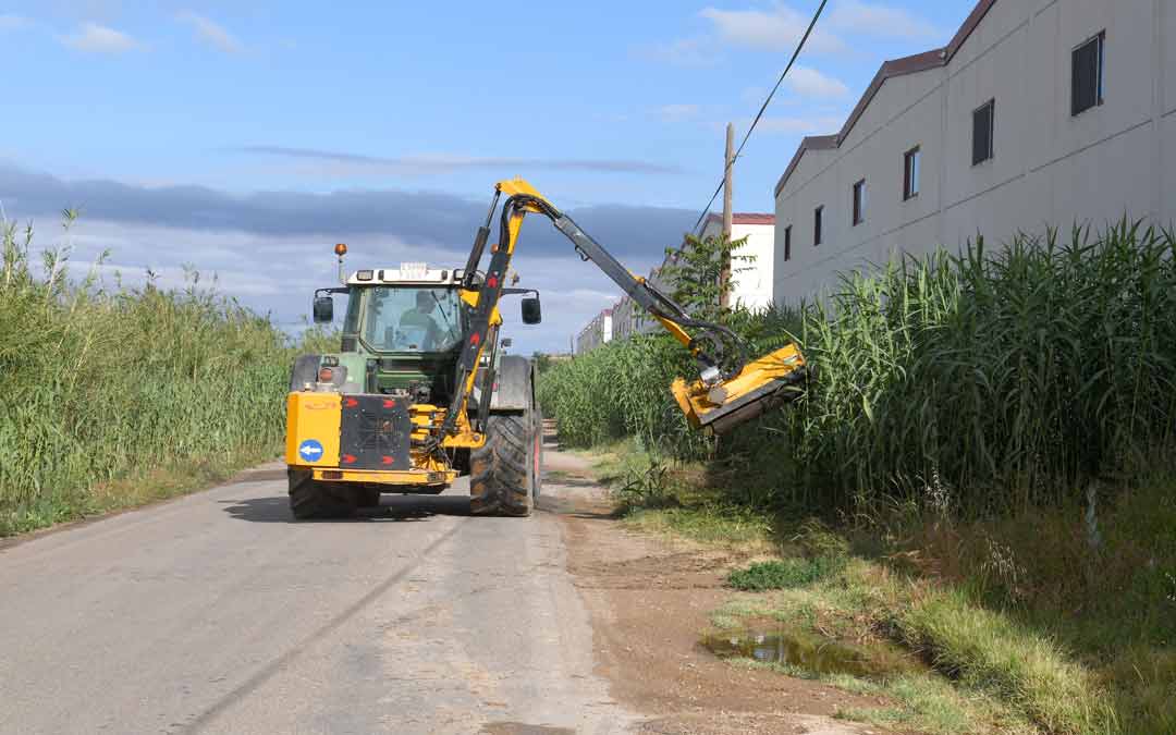 Maquinaria actuando este lunes en Alcañiz./Ayto Alcañiz