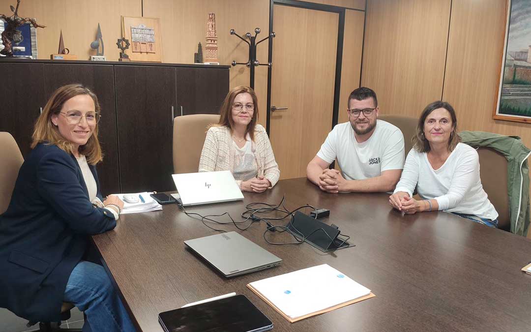 Reunión para la firma del convenio./ Ayto. Caspe