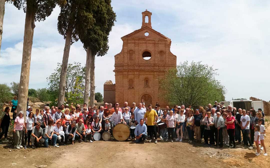 Foto de familia de los participantes en la jornada en el convento de Híjar / B. Severino