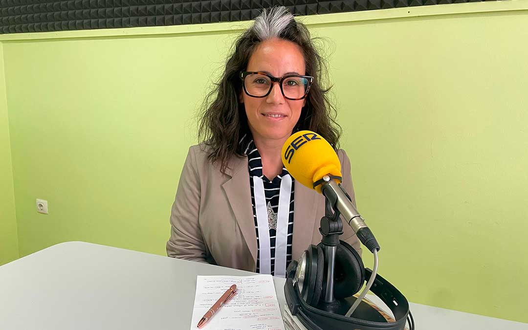 Cristina Sebastián en Radio Caspe./ S.F.