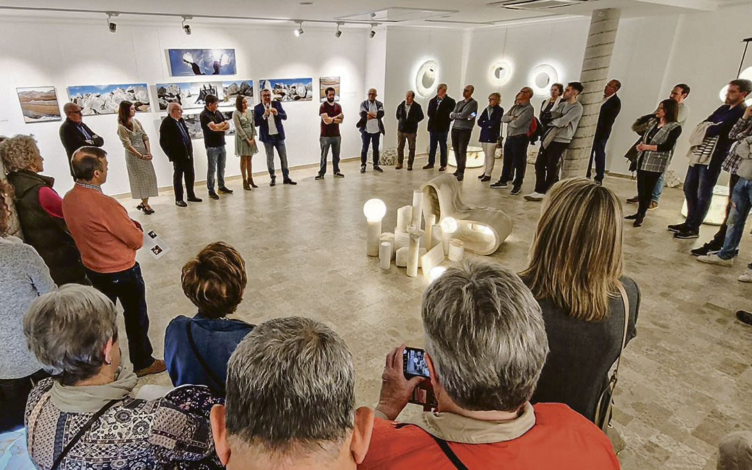 El público arropó la inauguración de la muestra visitable hasta el 26. / Ayto. Gelsa