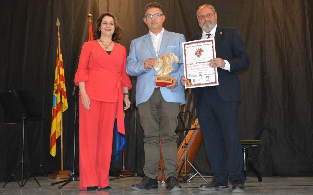 El Club Deportivo Teruel recibió uno de los Méritos Extraordinarios./ C.O.