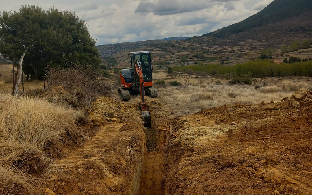 Sondeo de agua para poder abastecerse a lo largo de este mes./ L.C.