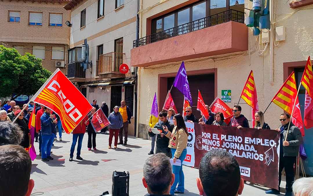 Momento de la lectura del Manifiesto por el "empleo, menos jornada y mejores salarios", el lema de este año./CCOO