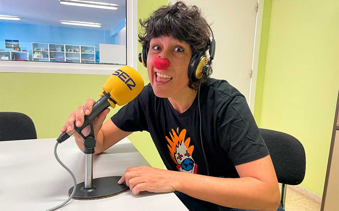 Marta Castelló en Radio Caspe./ S.F.