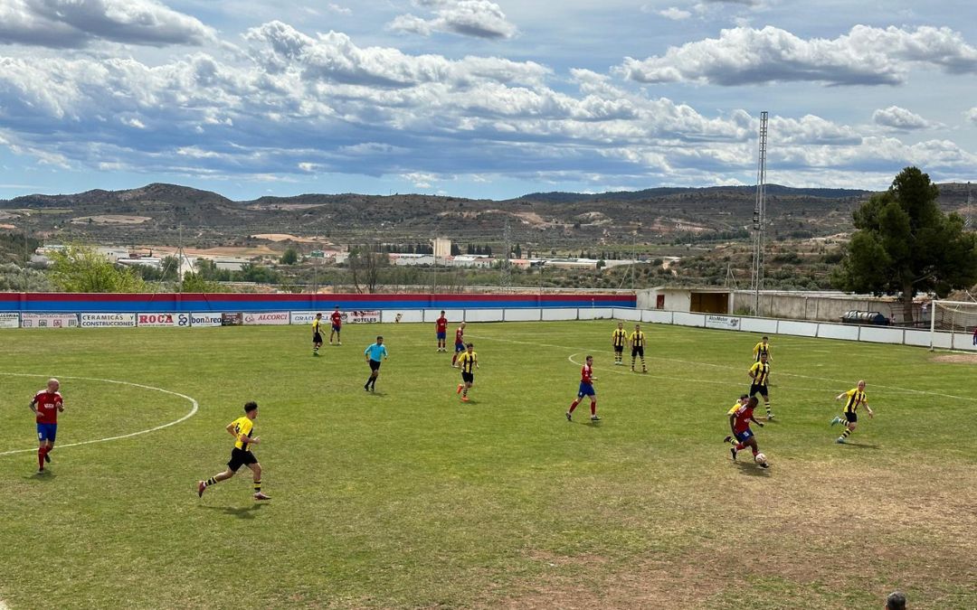 Instante del partido entre el Alcorisa C.D. y el Valderrobres C.F./ C.O.