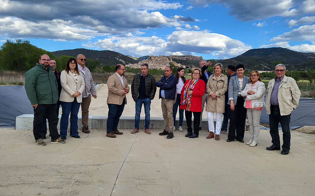 La visita continuó en la planta de depuración de purines de Peñarroya de Tastavins. /L.C.