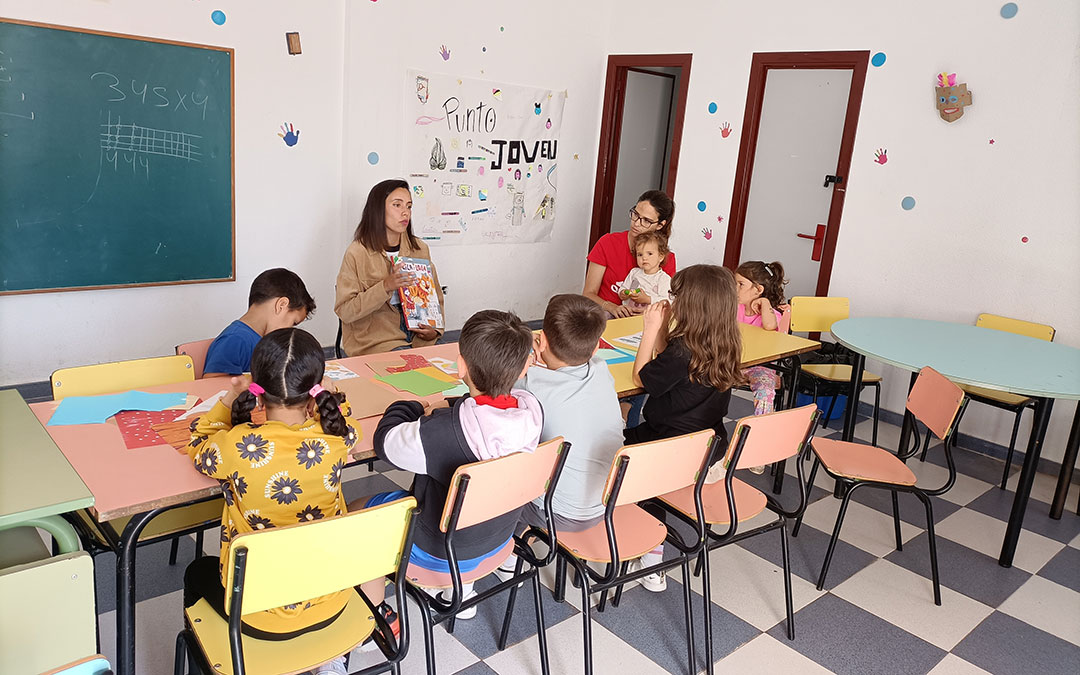 Taller infantil con la ilustradora Vera Galindo. / Ayto. Samper