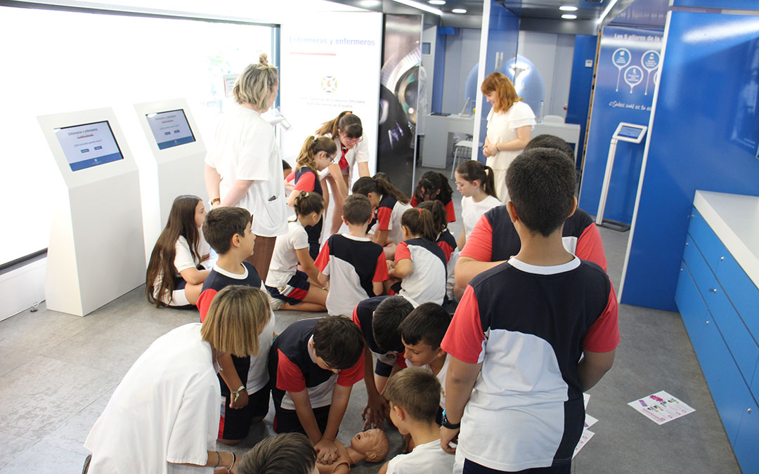 Talleres de primeros auxilios y reanimación cardiopulmonar con escolares. / B. Severino