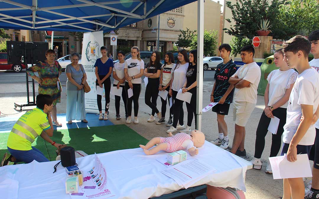 Talleres de primeros auxilios y reanimación cardiopulmonar con escolares. / B. Severino