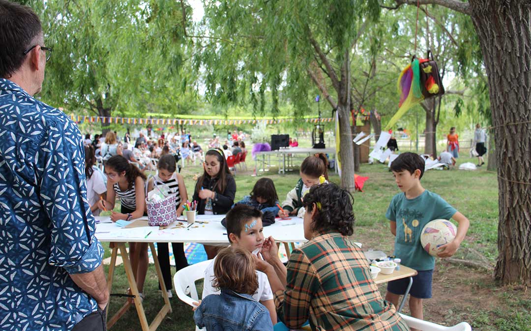 El Políglota Teatro se encargó del espacio infantil con pintacaras y lugar creativo. / B. Severino