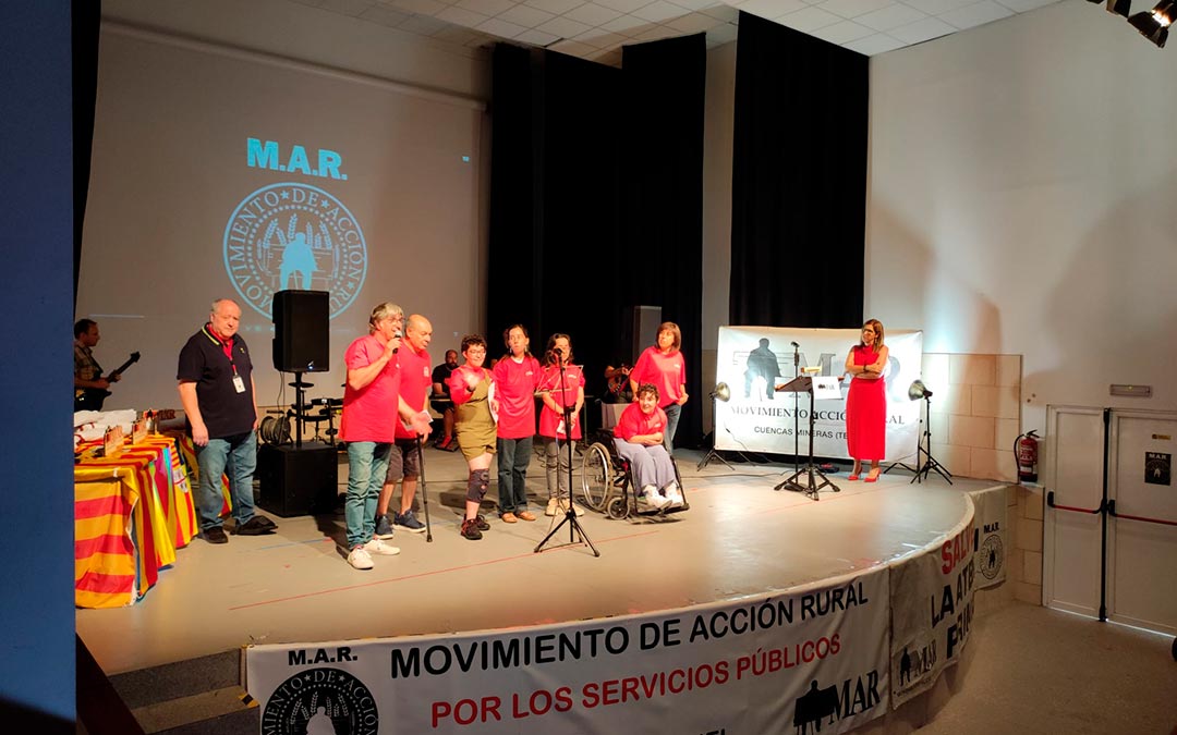 ATADI Utrillas recogiendo el Premio MAR en la categoría comarcal./I.M.