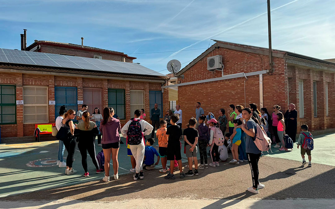 Una de las concentraciones por el previsible cierre de una vía./ CEIP Lucio Fabio Severo