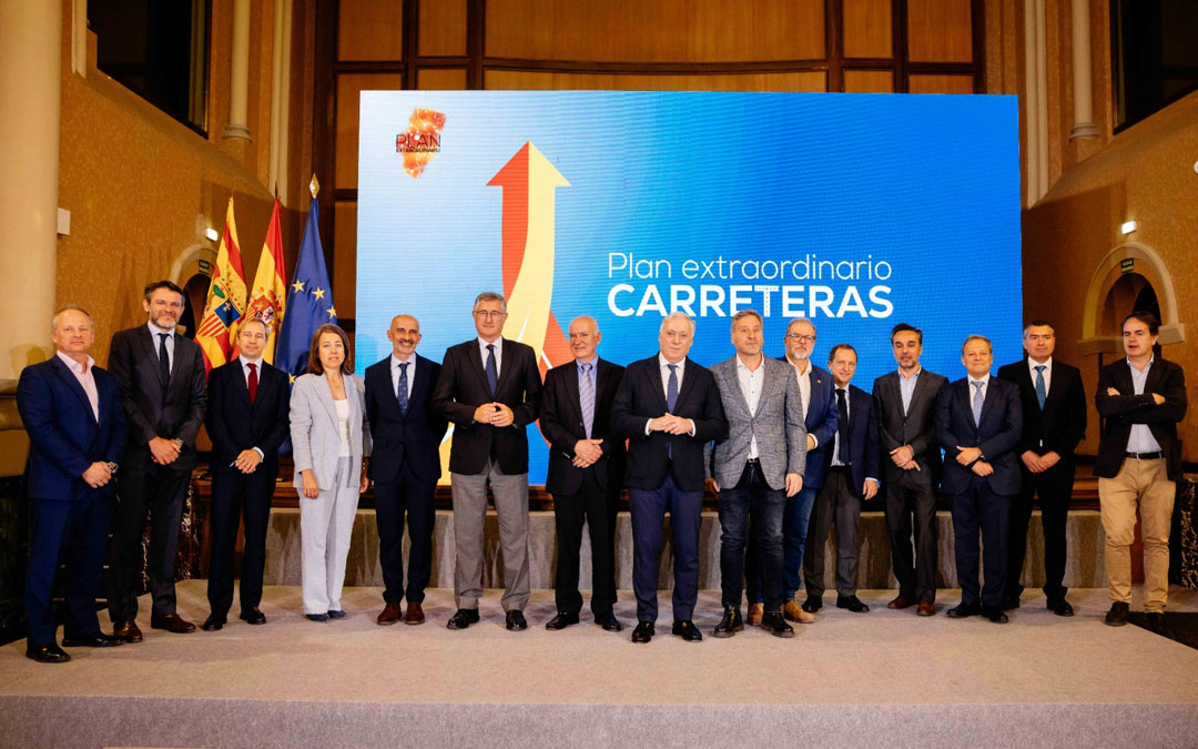 Foto de familia de la firma./ DGA