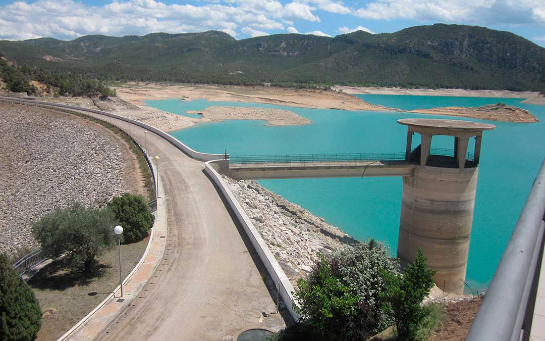 El embalse de Calanda en niveles mínimos a junio de 2024/CHE