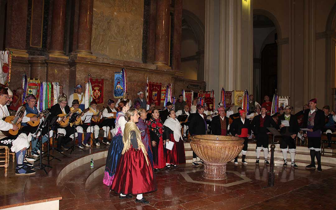 Misa baturra a cargo del grupo de Alcalá de Henares. / B. Severino