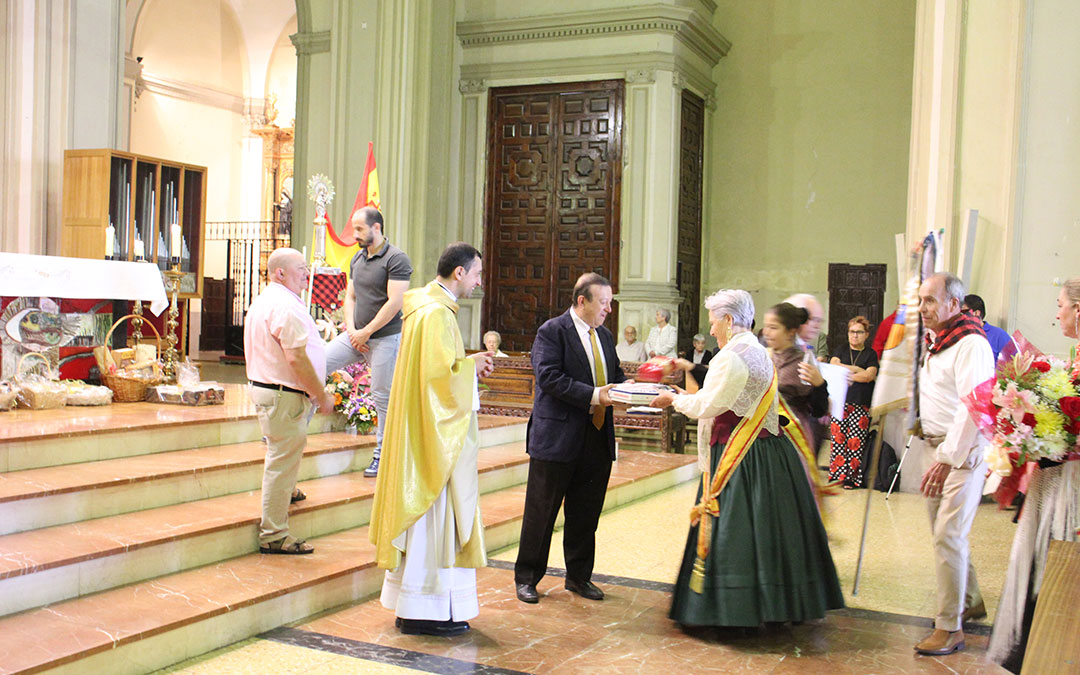 Desde Mallorca llegaron con sus típicas ensaimadas. / B. Severino