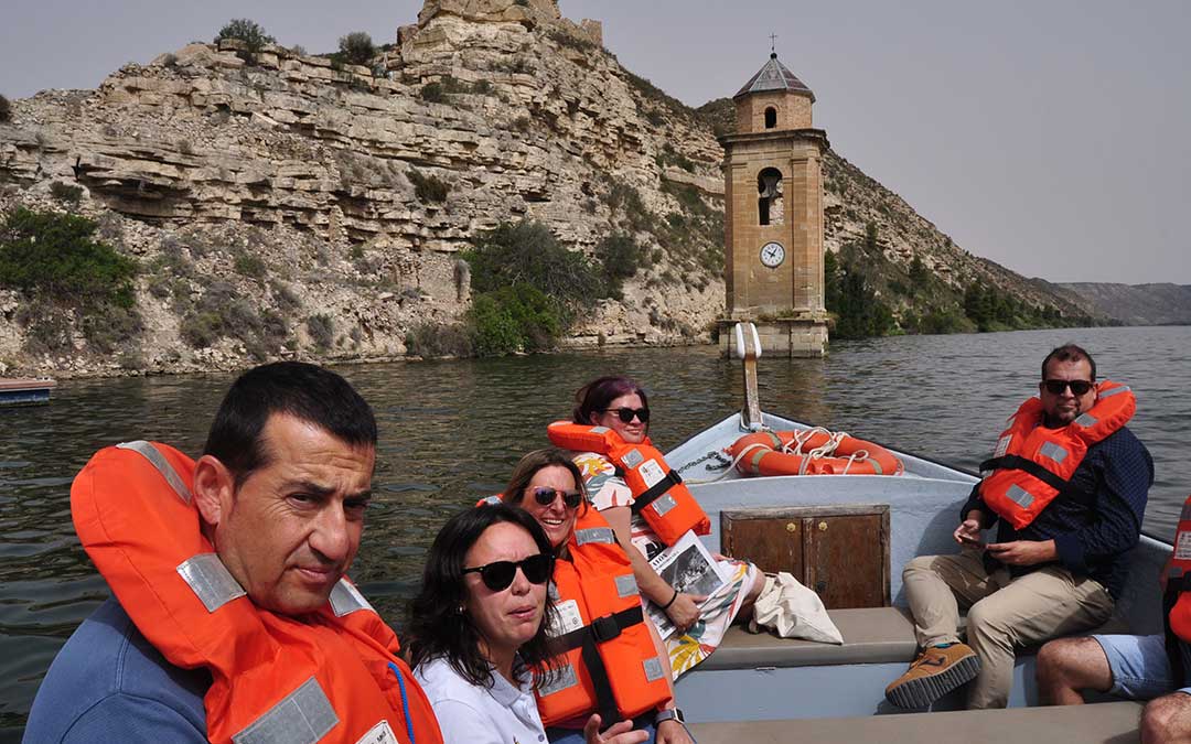 El recorrido permite visitar el emplazamiento del núcleo histórico de Fayón./ J.L.