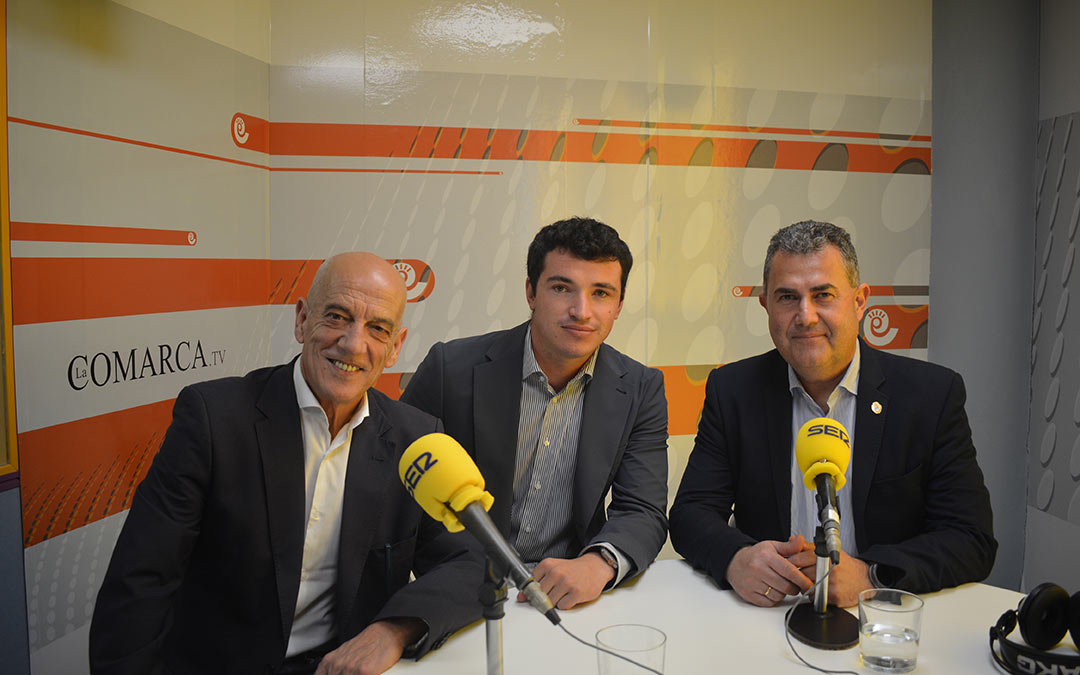 Juan Señor, Daniel Mikel y Eduardo Orrios en el estudio de Radio La Comarca./RLC