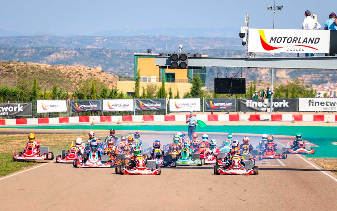 Salida de los KZ en el CEK 2023. Circuito de Karting Internacional de Motorland Aragón./ Motorland