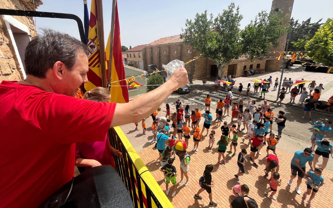 Instante del chupinazo de las fiestas de Puigmoreno este viernes./ C.O.
