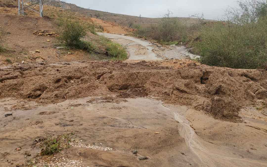 Daños en los caminos por la tormenta del sábado en Cañizar del Olivar./Ayto. Cañizar