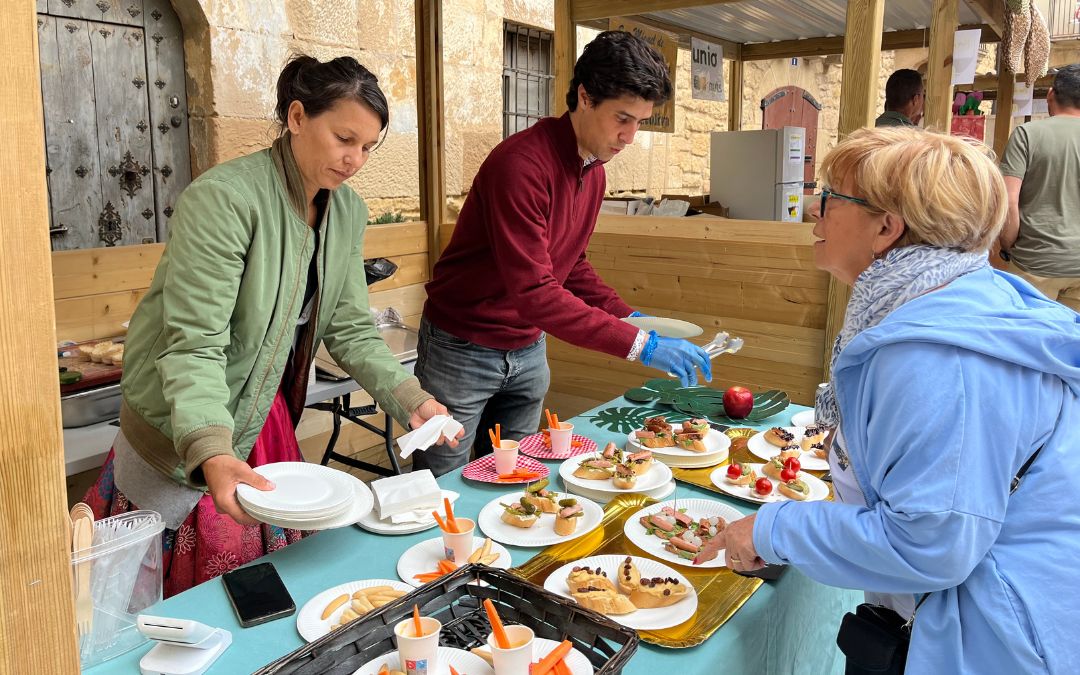 Los presentes pudieron probar todo tipo de creaciones culinarias./ C.O.