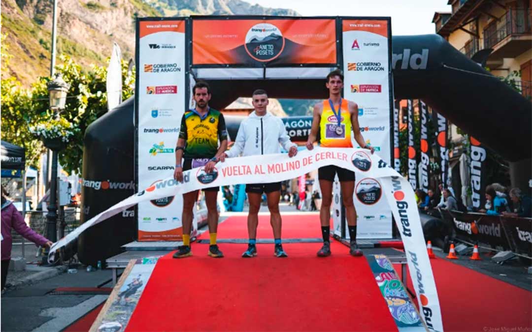 Cárlos Jávega en el podio de la carrera./ Facebook del Gran Trail Aneto-Posets