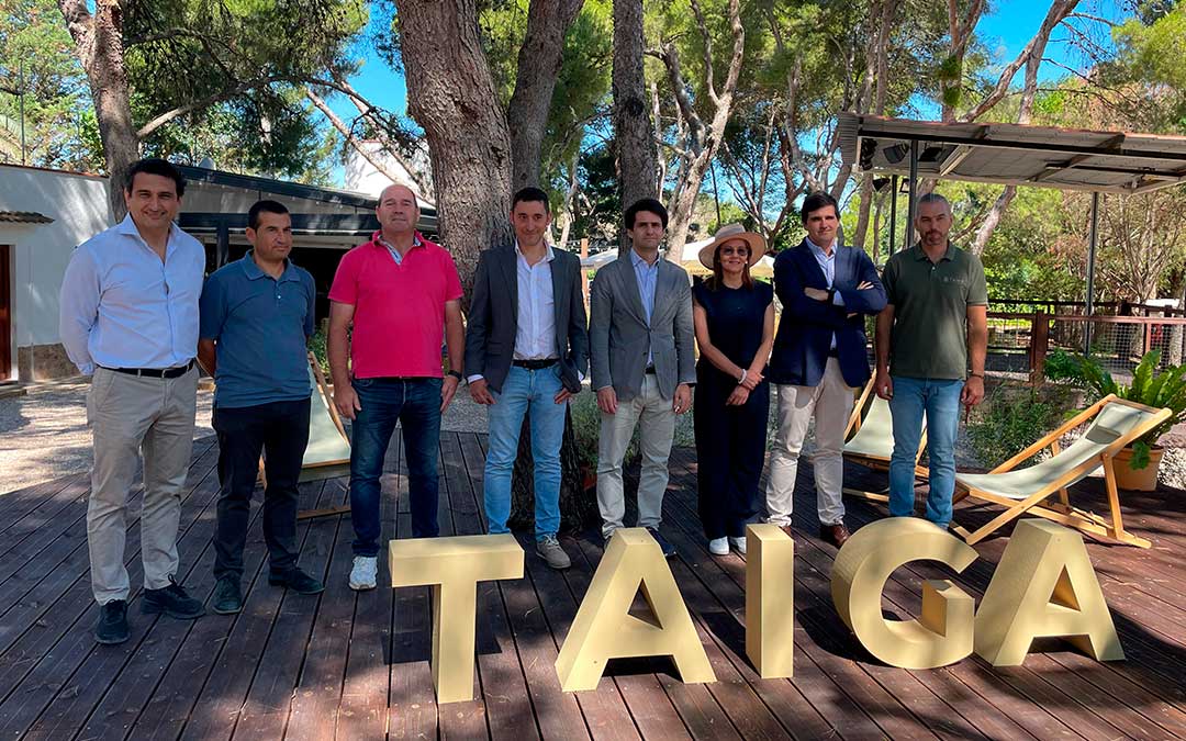Presentación Taiga Lake Caspe Camping./ S.F.